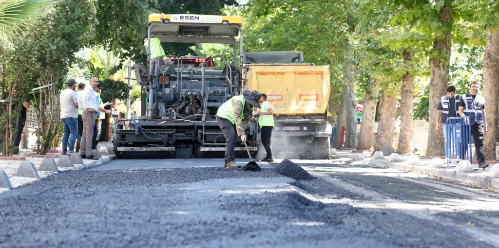 Şenlikköy’de Yollar Yenilendi, Ulaşım Konforu Arttı