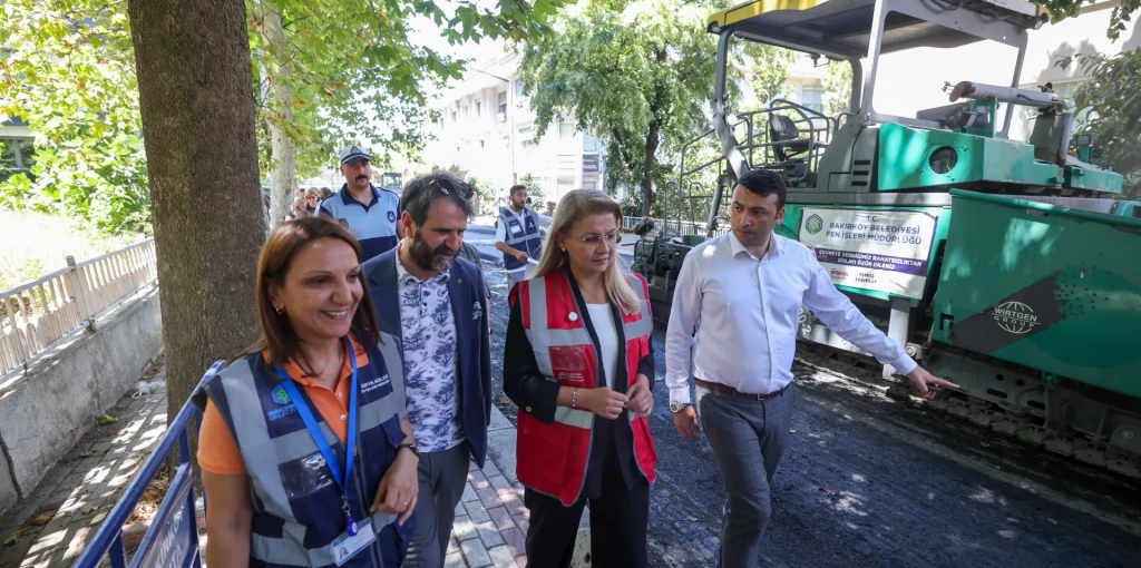 Şenlikköy’de Yollar Yenilendi, Ulaşım Konforu Arttı