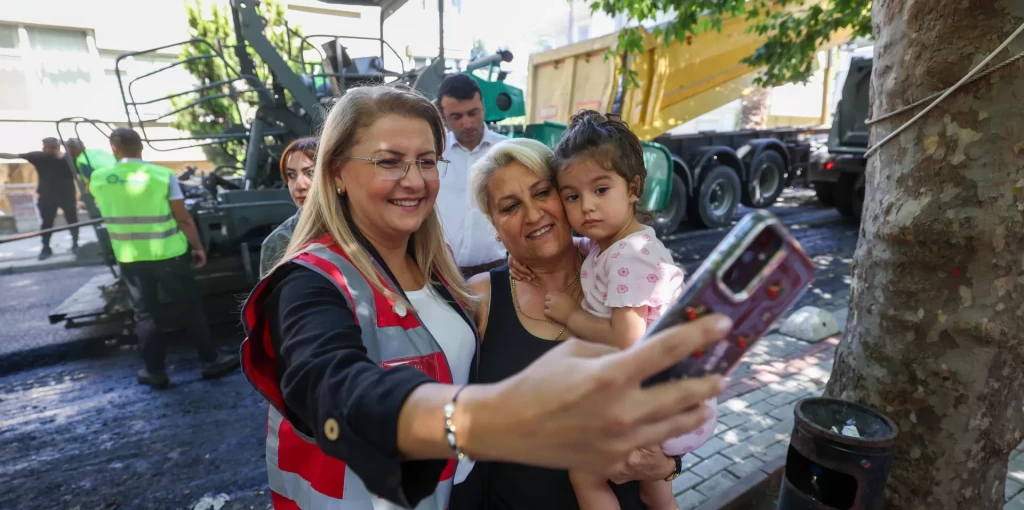 Şenlikköy’de Yollar Yenilendi, Ulaşım Konforu Arttı