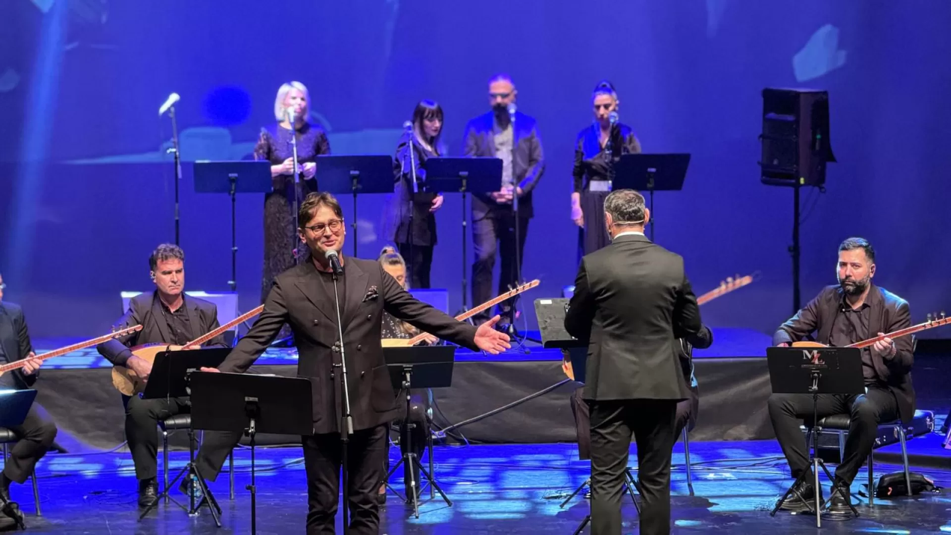 BAKIRKÖY’DE CUMHURİYET COŞKUSU TÜRK HALK MÜZİĞİ KONSERİYLE BAŞLADI