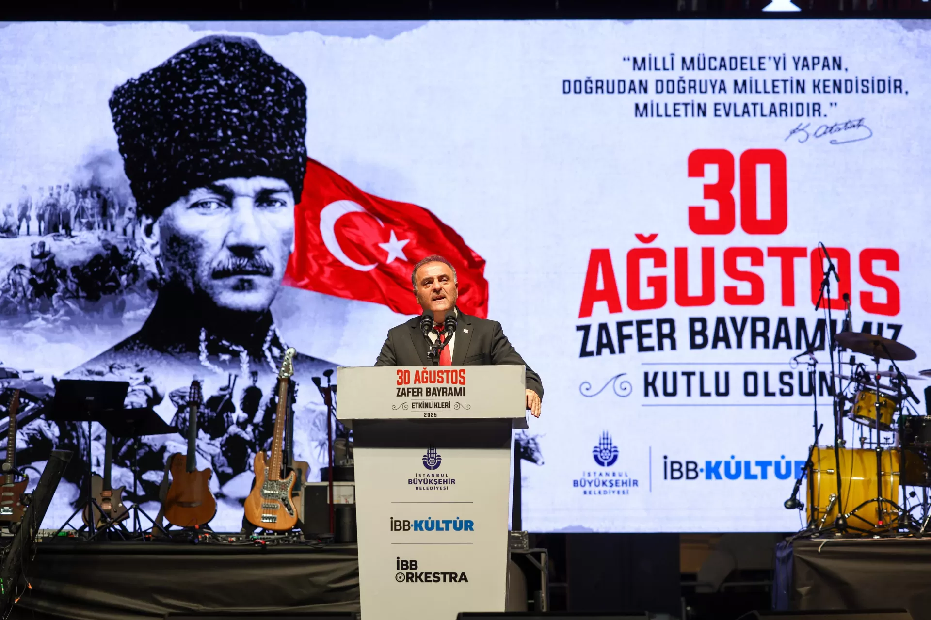 BÜYÜK ZAFER BAKIRKÖY’DE COŞKUYLA KUTLANDI