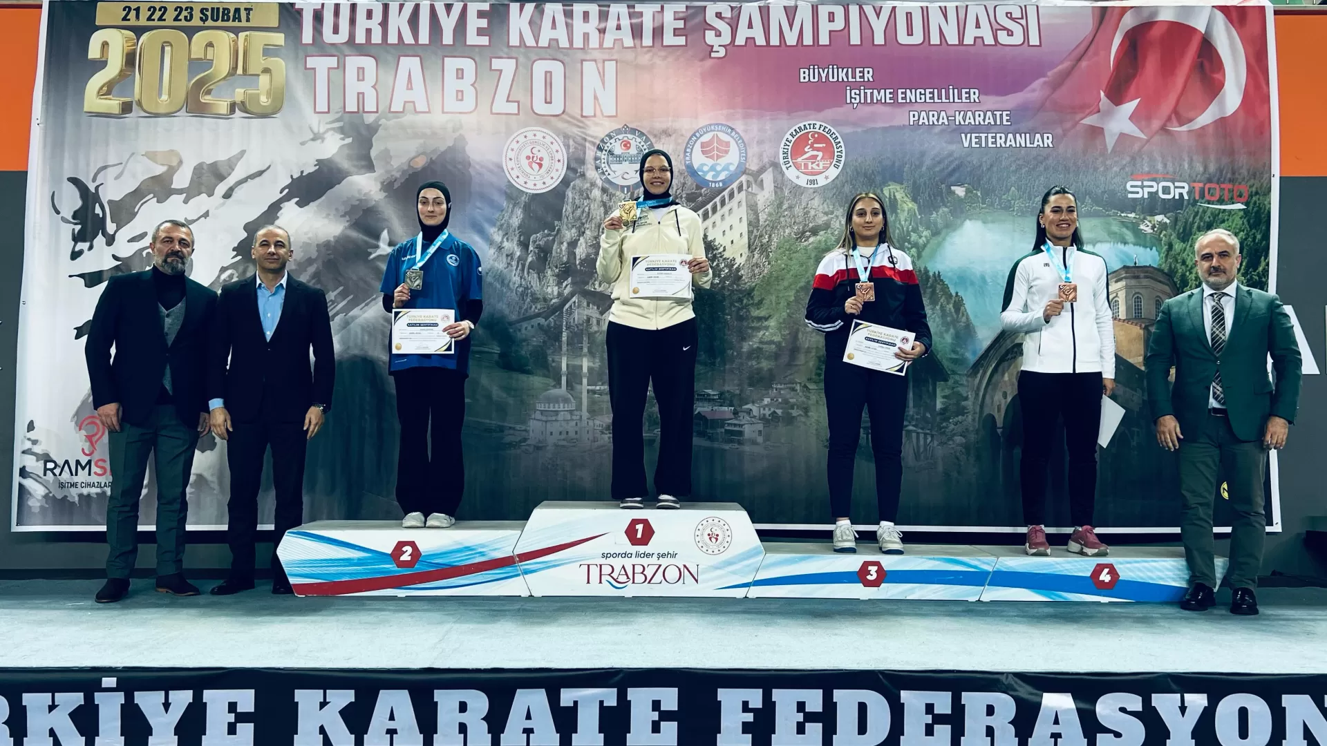 BAKIRKÖYLÜ KARATECİLER TÜRKİYE ŞAMPİYONU!
