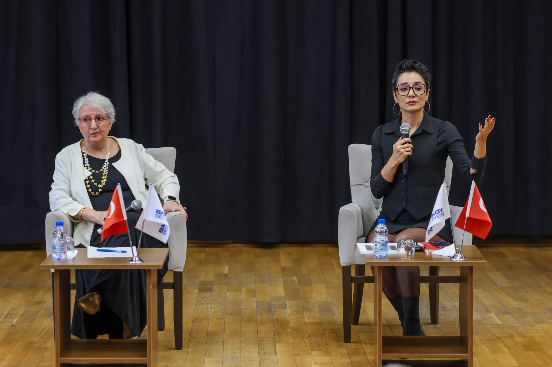 ŞULE AYDIN İLE “TIMARHANEDEN HABER VAR” BAKIRKÖY’DEYDİ