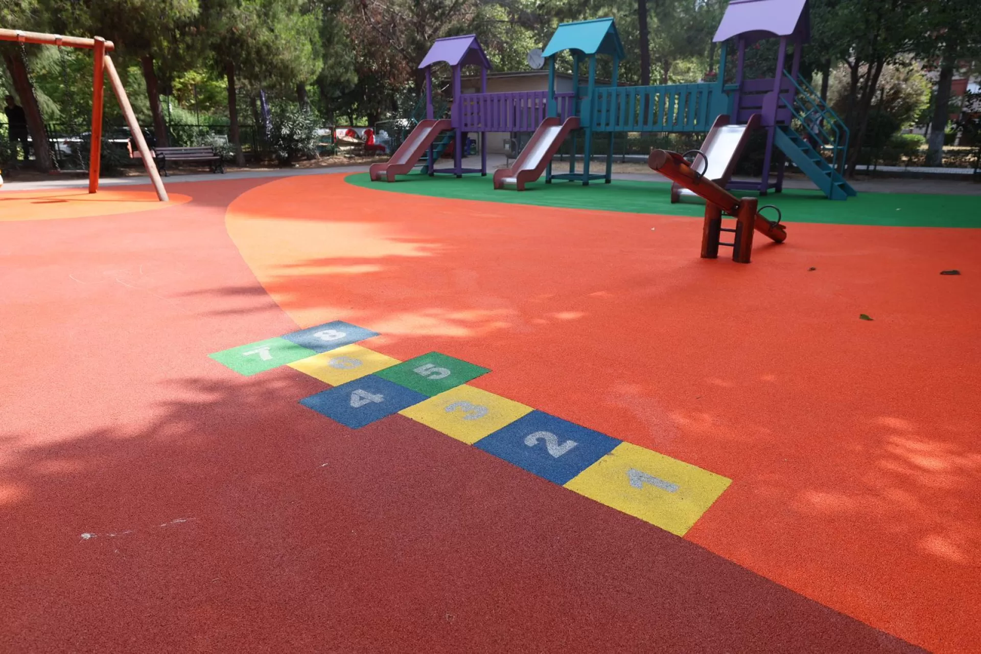 BAKIRKÖY’ÜN PARKLARI YENİLENDİ