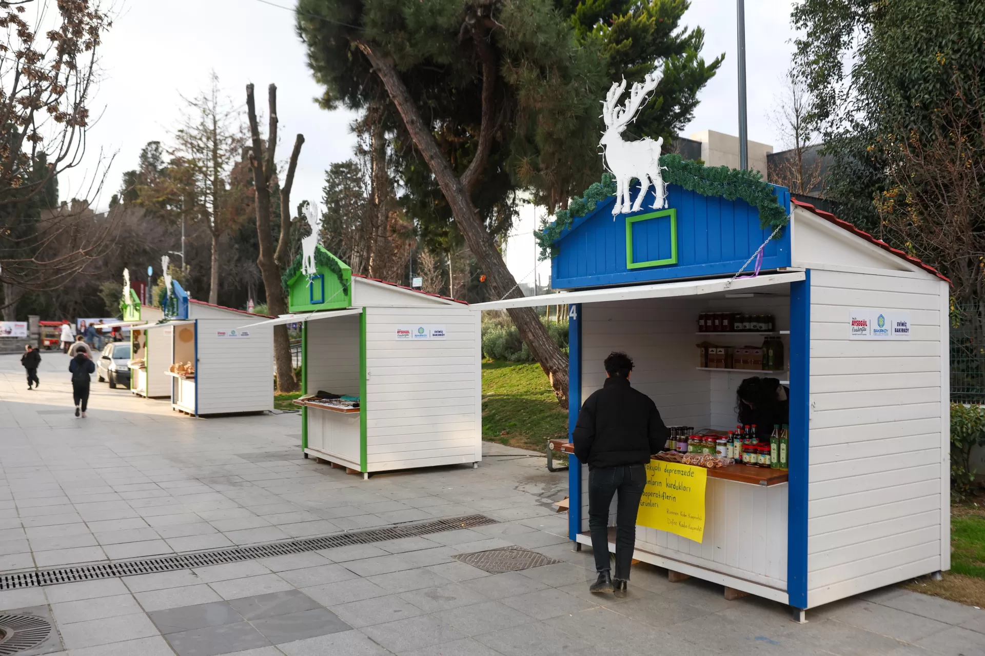BAKIRKÖY BELEDİYESİ “KADIN EMEĞİ PAZARI” İLE DEPREMZEDELERİN YANINDA
