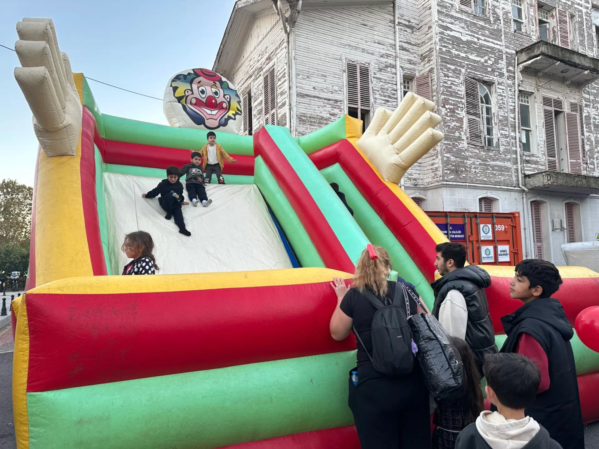 BAKIRKÖY’DE VOSVOSLARLA CUMHURİYET KONVOYU