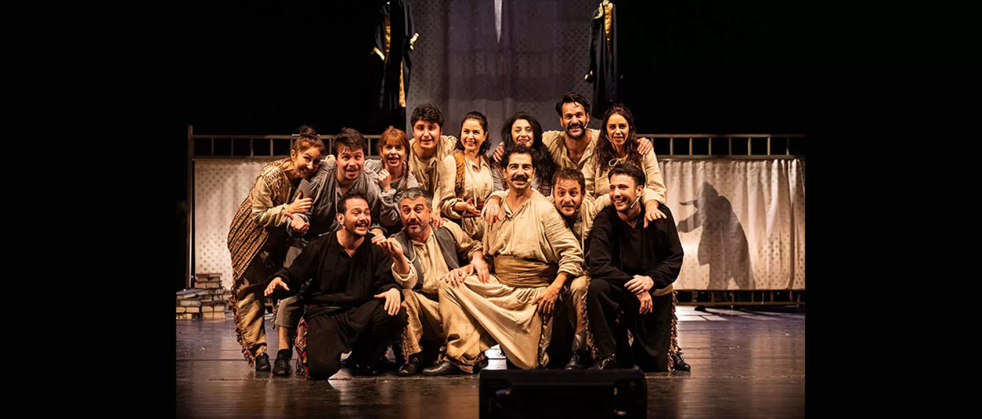 ''Eşeğin Gölgesi' Oyunu Bakırköy Belediye Tiyatroları Yeni Sezonda Gösterime Başladı