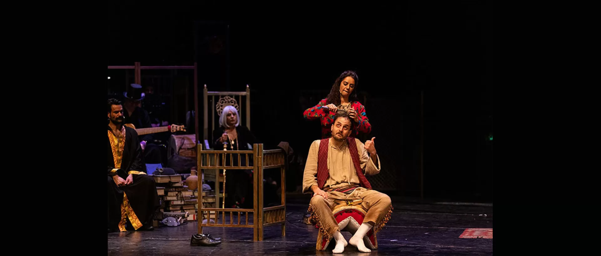 ''Eşeğin Gölgesi' Oyunu Bakırköy Belediye Tiyatroları Yeni Sezonda Gösterime Başladı