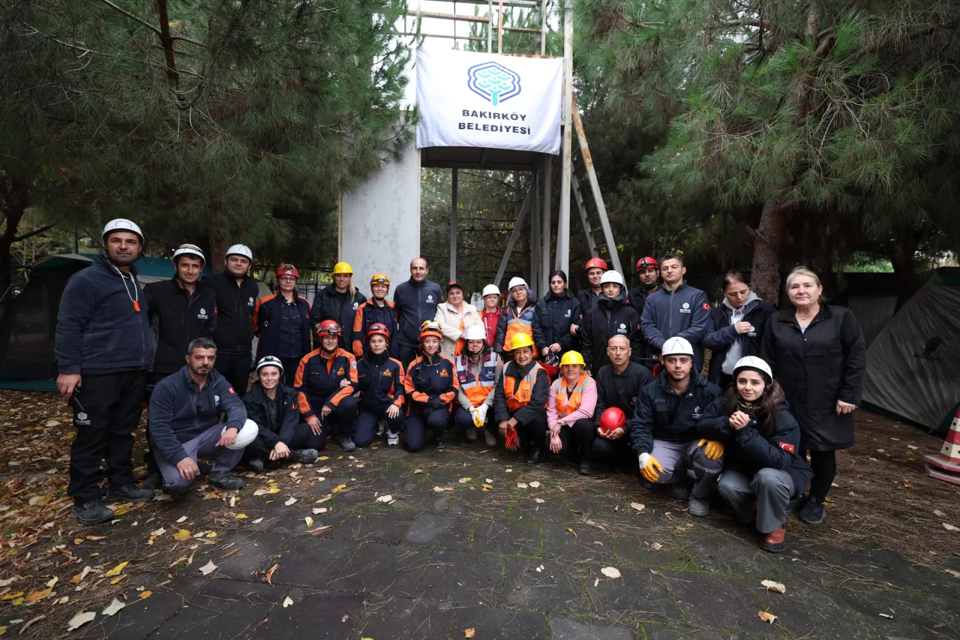 BAKIRKÖY BELEDİYESİ ‘AFETE HAZIRLIK GÜNÜ’NDE TATBİKAT GERÇEKLEŞTİRDİ