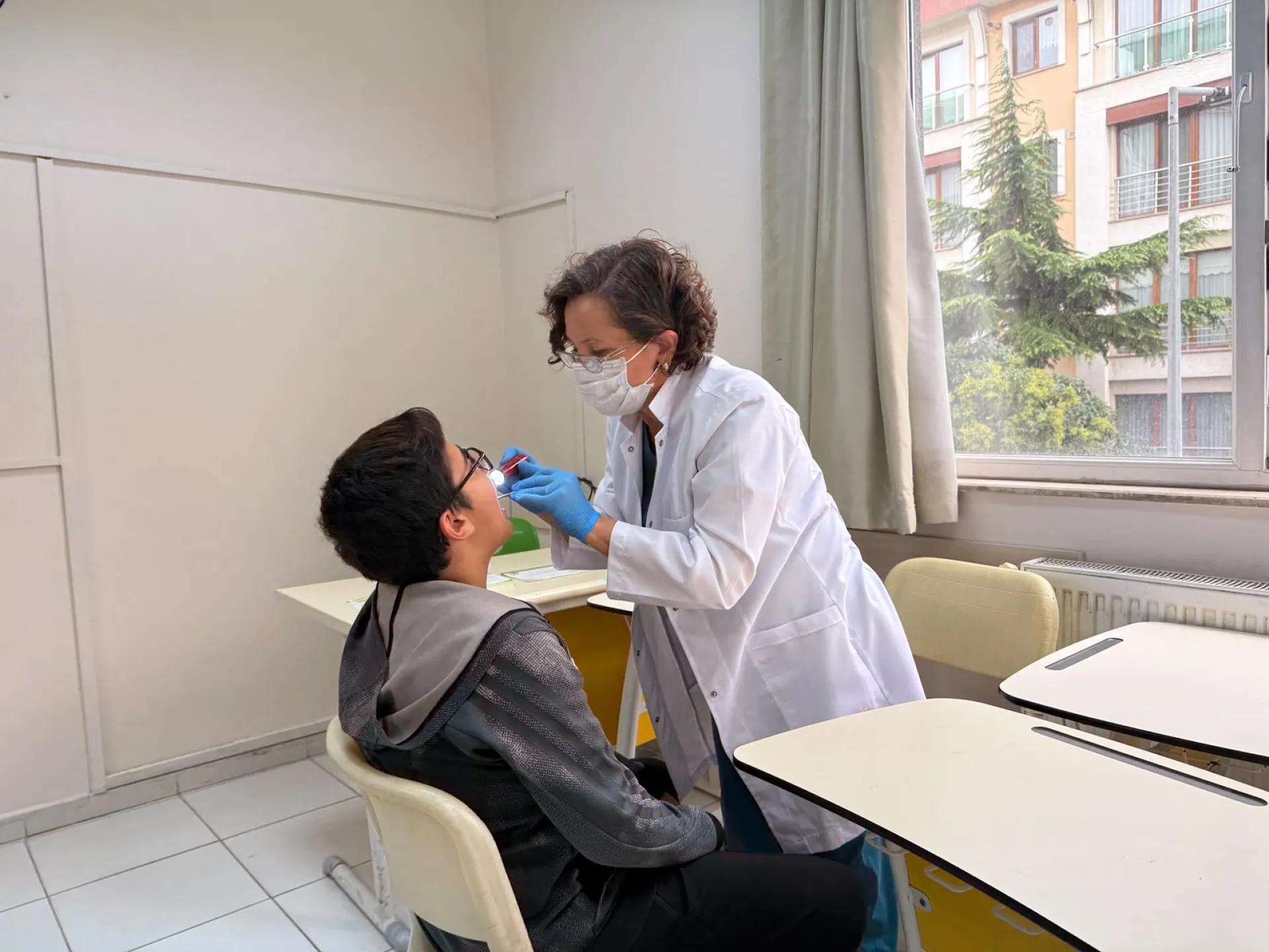 BAKIRKÖY’DE ÖĞRENCİLERE SAĞLIK TARAMASI