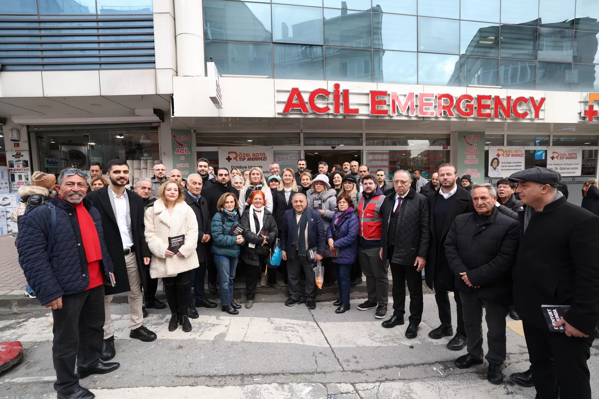 BAŞKAN OVALIOĞLU ESENYURT’TA DEMOKRASİ NÖBETİ TUTTU