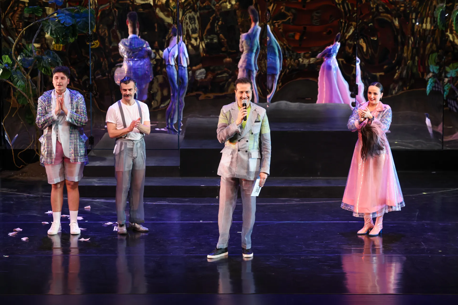 “ÇİRKİN” GALASINDA BAKIRKÖY BELEDİYE TİYATROLARI’NDAN UNUTULMAZ GECE