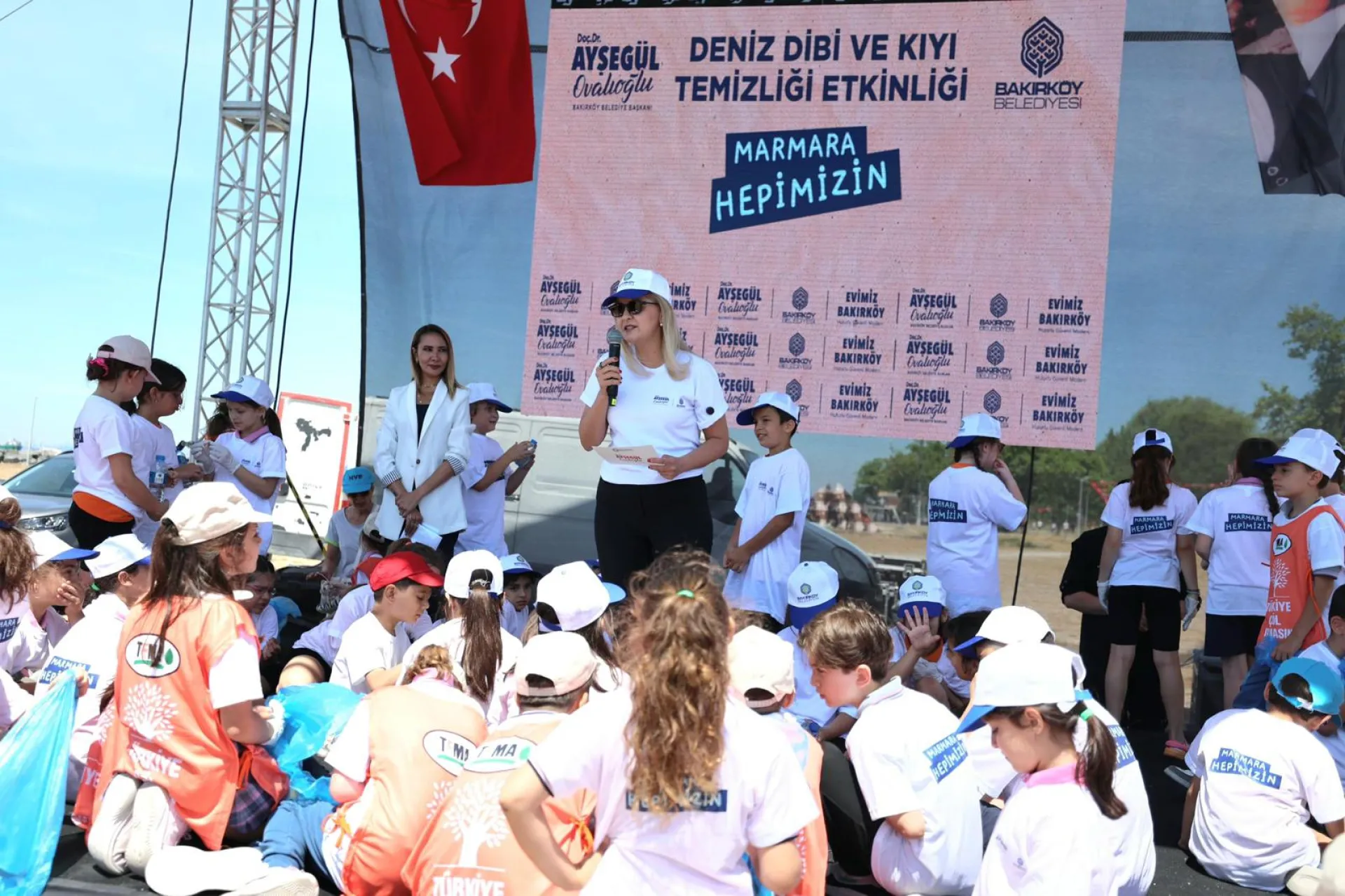 BAKIRKÖY BELEDİYESİ’NDEN “MARMARA HEPİMİZİN” ETKİNLİĞİ