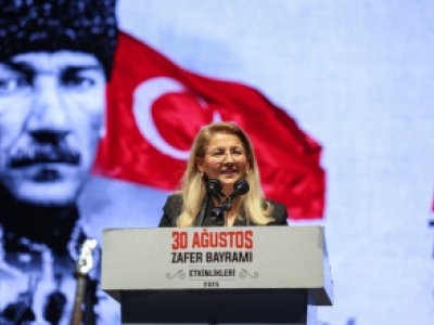 BÜYÜK ZAFER BAKIRKÖY’DE COŞKUYLA KUTLANDI