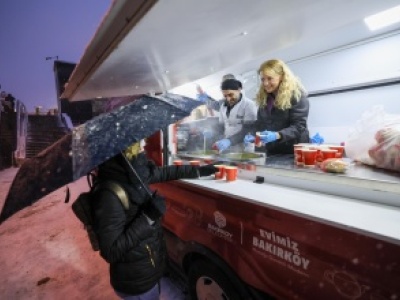 BAŞKAN OVALIOĞLU’NDAN KARDA SICAK ÇORBA İKRAMI