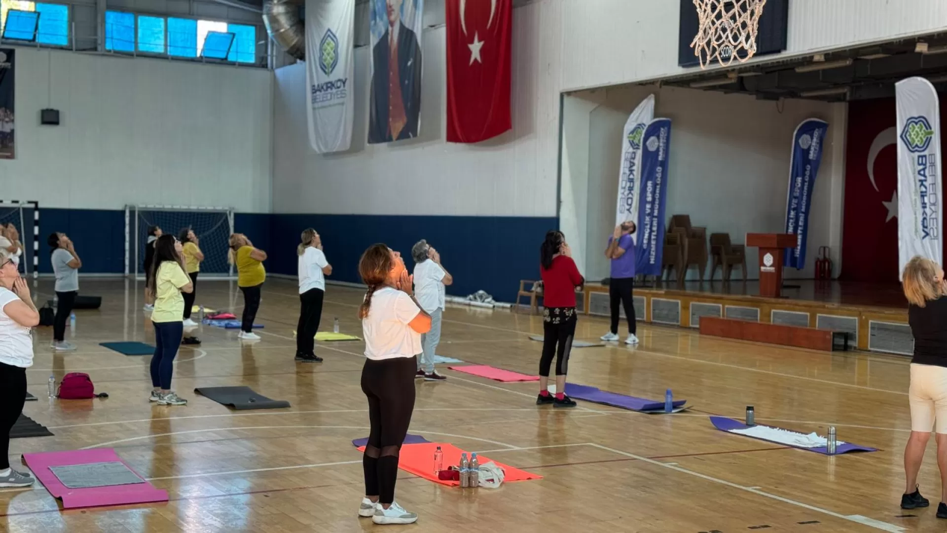 BAKIRKÖYLÜ KADINLAR GÜNE SPORLA BAŞLIYOR