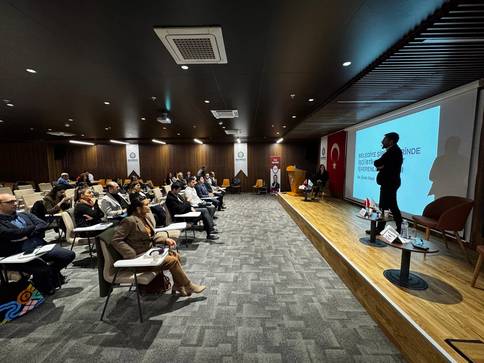 BAKIRKÖY BELEDİYESİ MARMARA BELEDİYELER BİRLİĞİ HUKUK PLATFORMU’NUN TOPLANTISINA EV SAHİPLİĞİ YAPTI