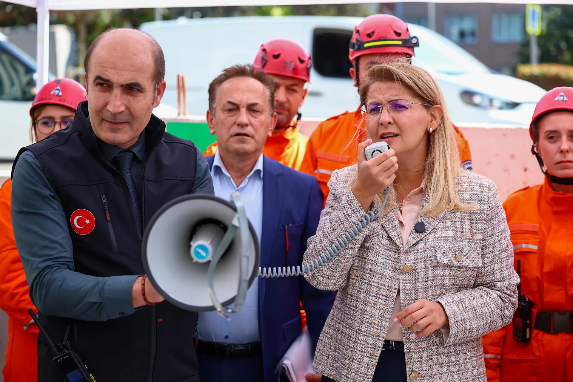BAKIRKÖY BELEDİYESİ’NDEN EŞZAMANLI DEPREM TATBİKATI