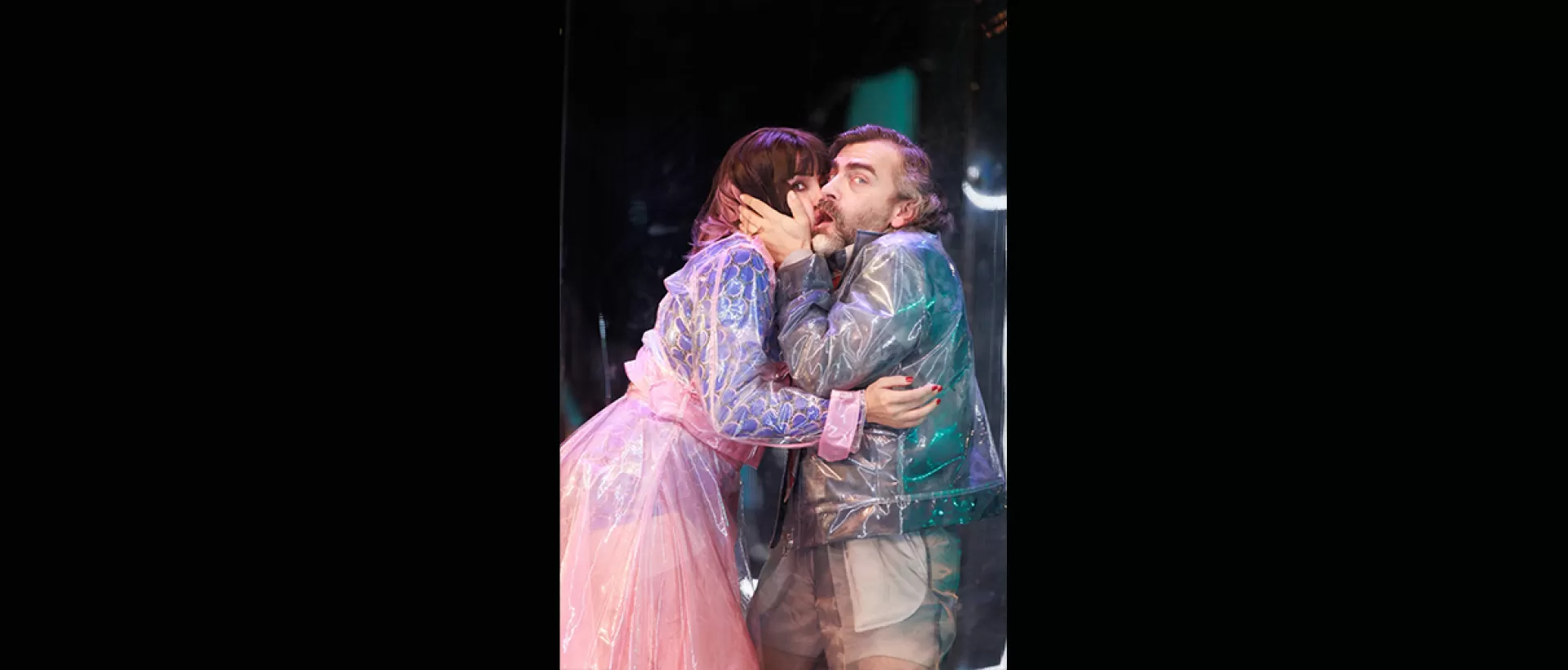 ''Çirkin'' Oyunu Bakırköy Belediye Tiyatroları Sahnesinde Gösterime Başladı