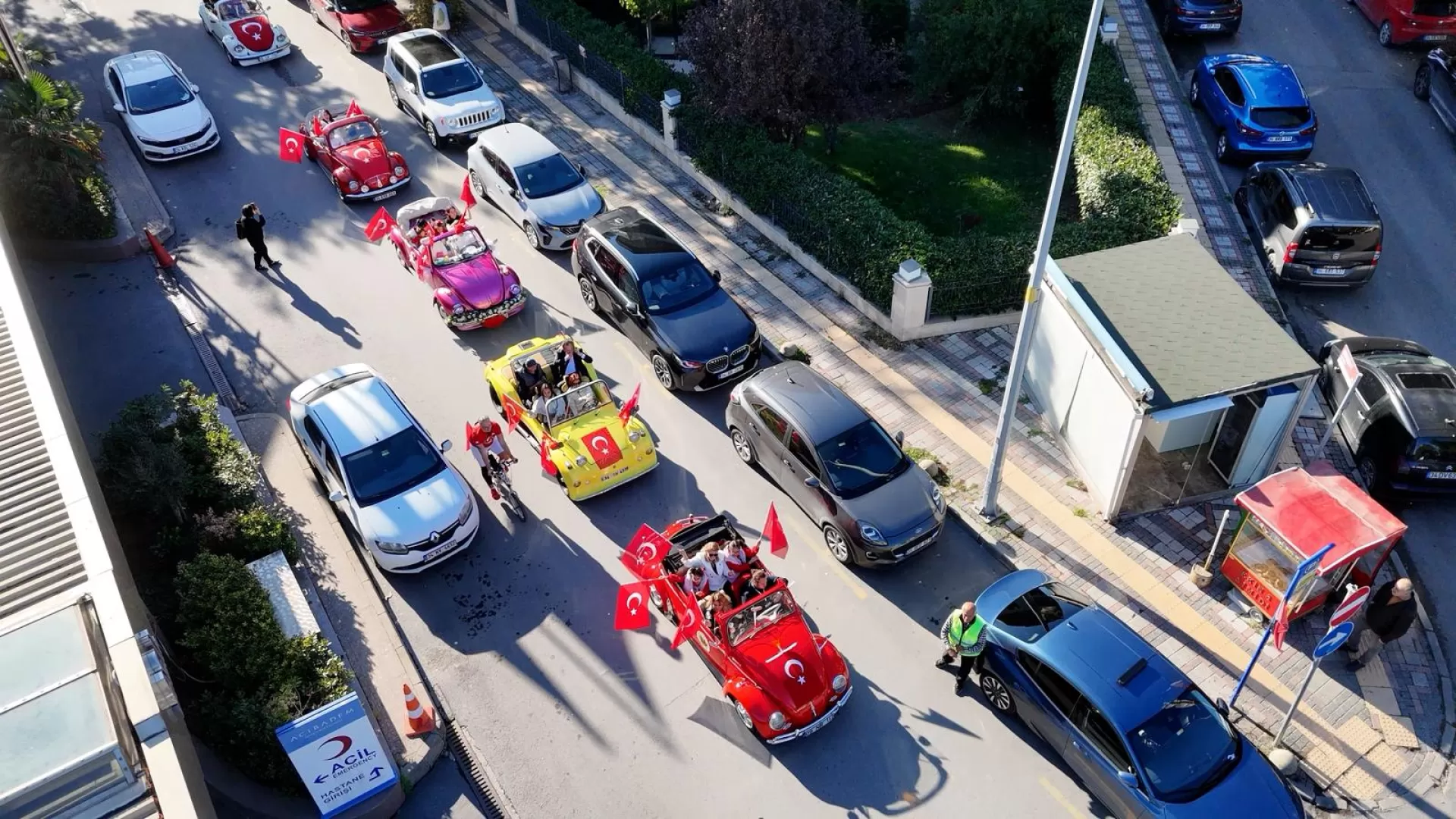 BAKIRKÖY’DE VOSVOSLARLA CUMHURİYET KONVOYU