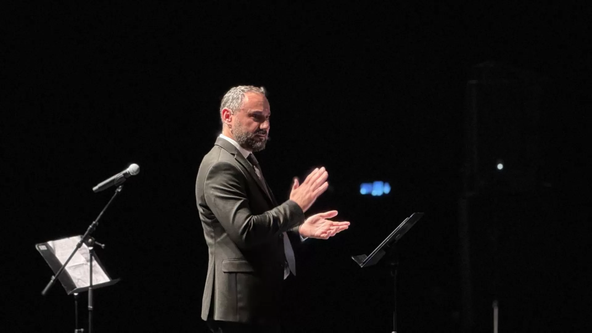 BAKIRKÖY’DE CUMHURİYET COŞKUSU TÜRK HALK MÜZİĞİ KONSERİYLE BAŞLADI