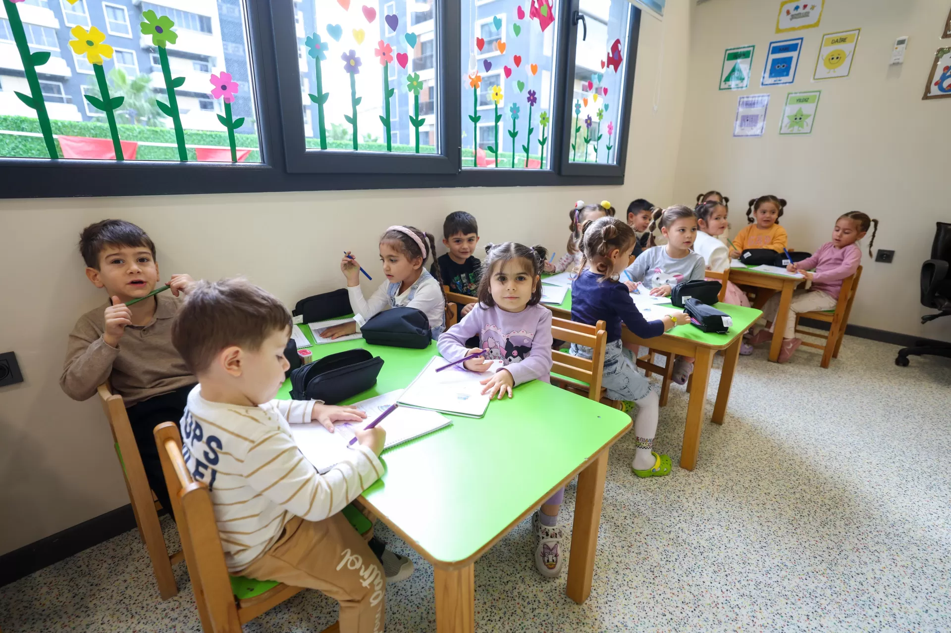 BAKIRKÖY’DE MUZAFFER İZGÜ GÜNDÜZ ÇOCUK BAKIMEVİ AÇILDI