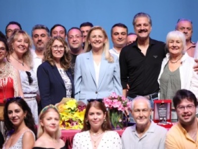 ​BAKIRKÖY BELEDİYE TİYATROLARI’NDAN BÜYÜK BAŞARI