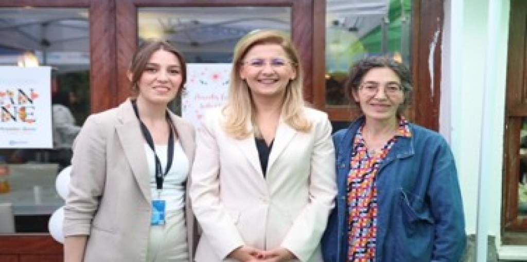 Bakırköy’de Anneler Günü’nde 3 Kuşak Bir Araya Geldi
