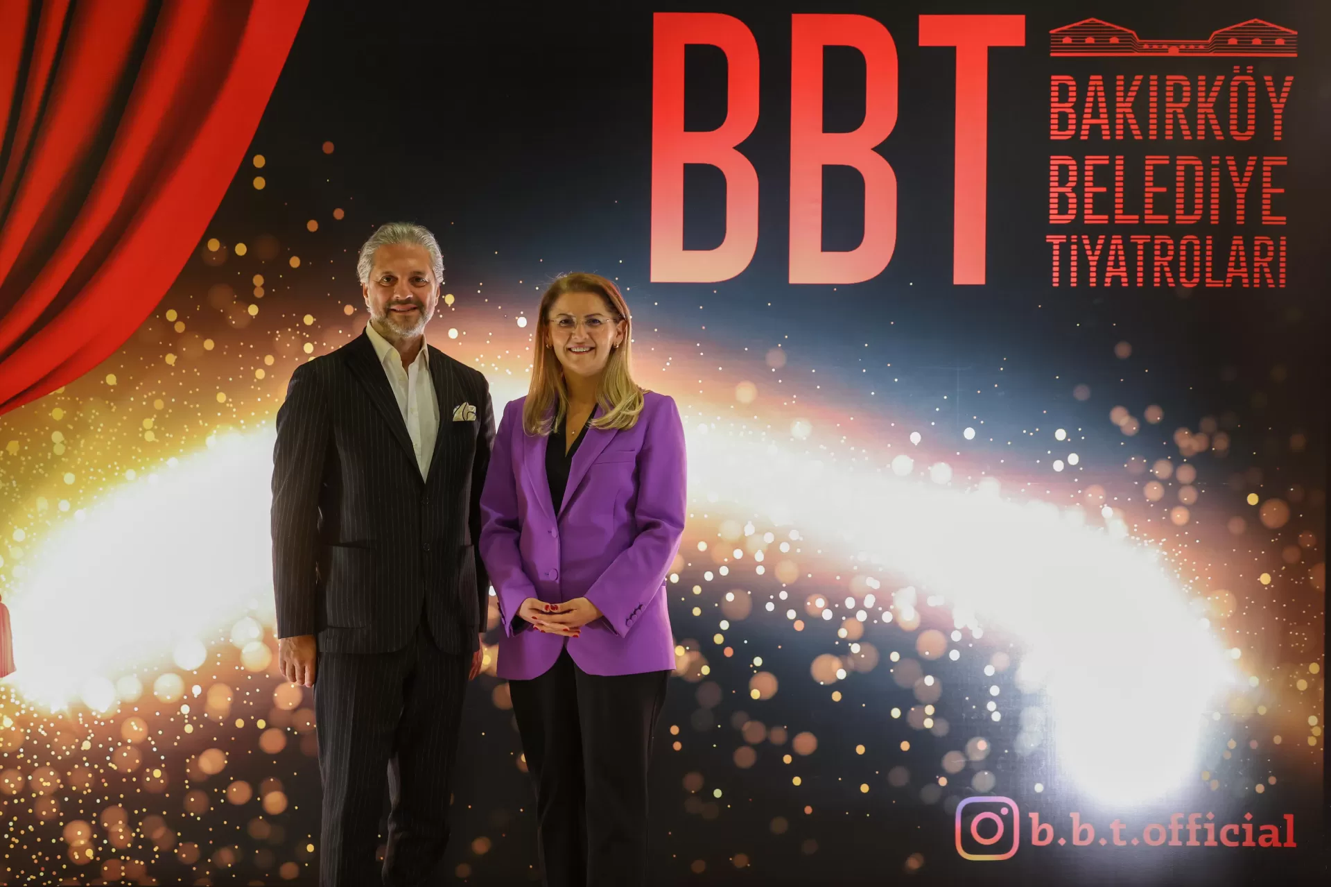 “EŞEĞİN GÖLGESİ” BAKIRKÖY’DE GÖRKEMLİ GALA İLE SAHNELENDİ