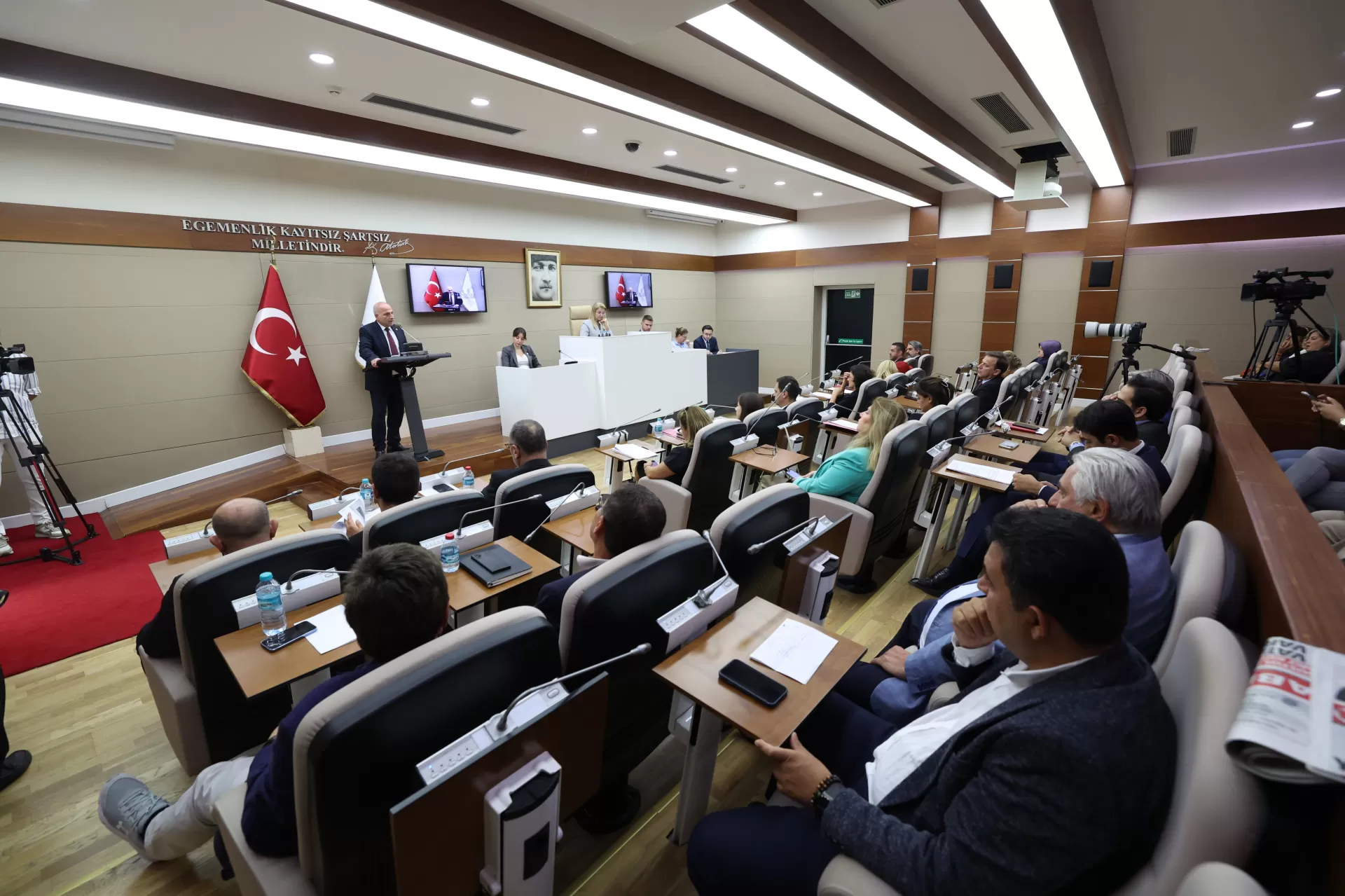 BAKIRKÖY BELEDİYESİ’NİN EMEKLİLERE PAZAR DESTEĞİ ÖDEMELERİ BAŞLADI