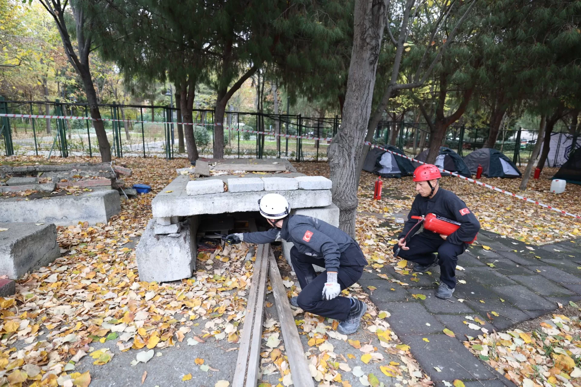 BAKIRKÖY BELEDİYESİ ‘AFETE HAZIRLIK GÜNÜ’NDE TATBİKAT GERÇEKLEŞTİRDİ