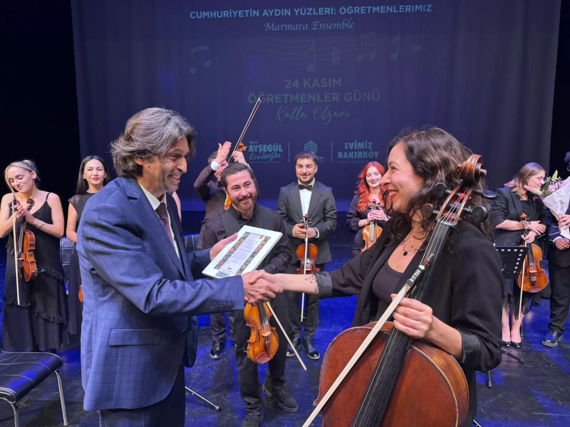BAKIRKÖY’DE CUMHURİYET ÖĞRETMENLERİ İÇİN KONSER DÜZENLENDİ