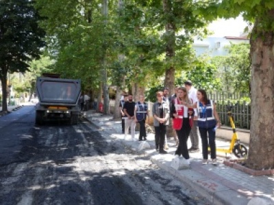 BAKIRKÖY'ÜN YOLLARI YENİLENİYOR, ALTYAPISI GÜÇLENİYOR