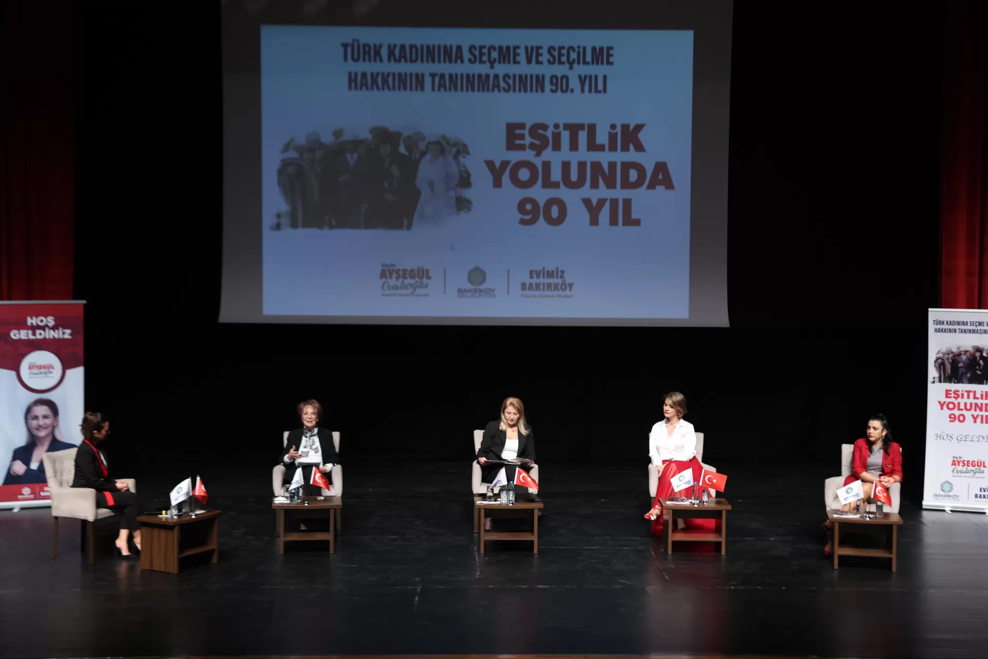 BAKIRKÖY’DE “EŞİTLİK YOLUNDA 90 YIL” SÖYLEŞİSİ