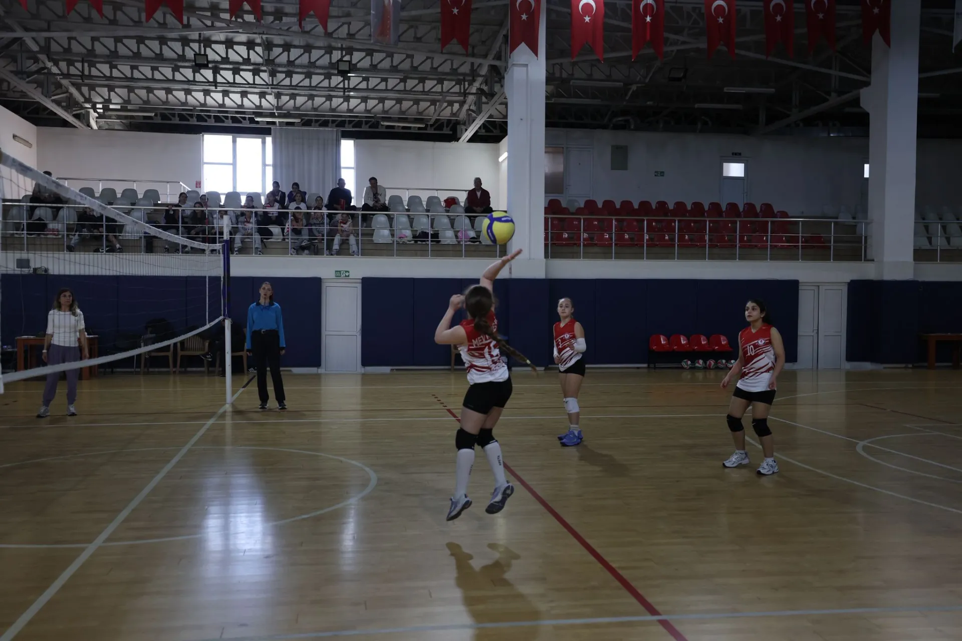 BAKIRKÖY’DE EGEMENLİK TURNUVASI COŞKUSU