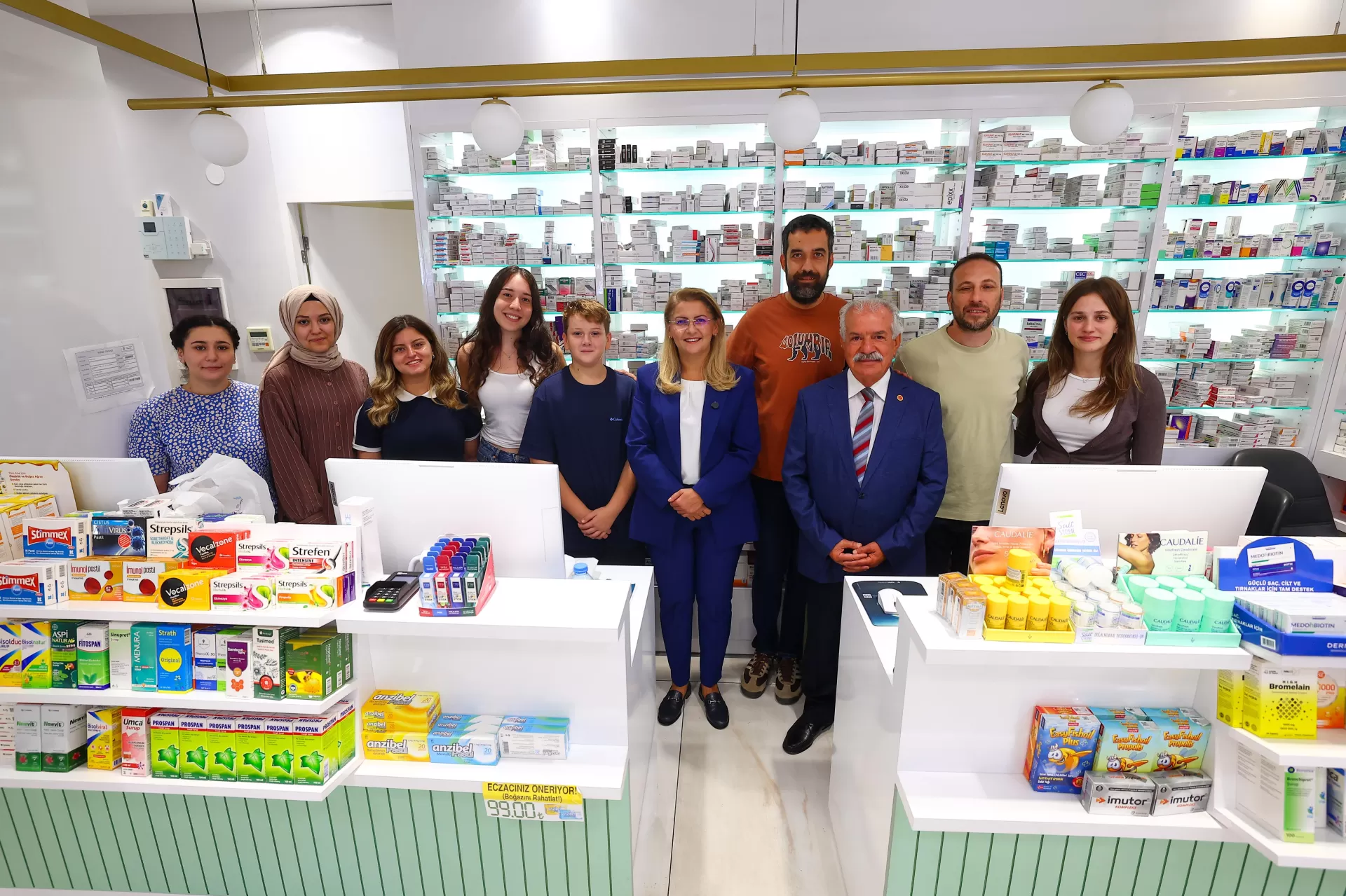 BAKIRKÖY’DE ATIK İLAÇLAR ECZANELERDE TOPLANIYOR