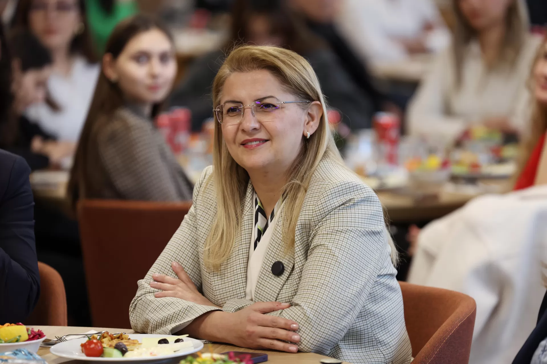 BAŞKAN OVALIOĞLU SAĞLIK ÇALIŞANLARIYLA İFTARDA BULUŞTU